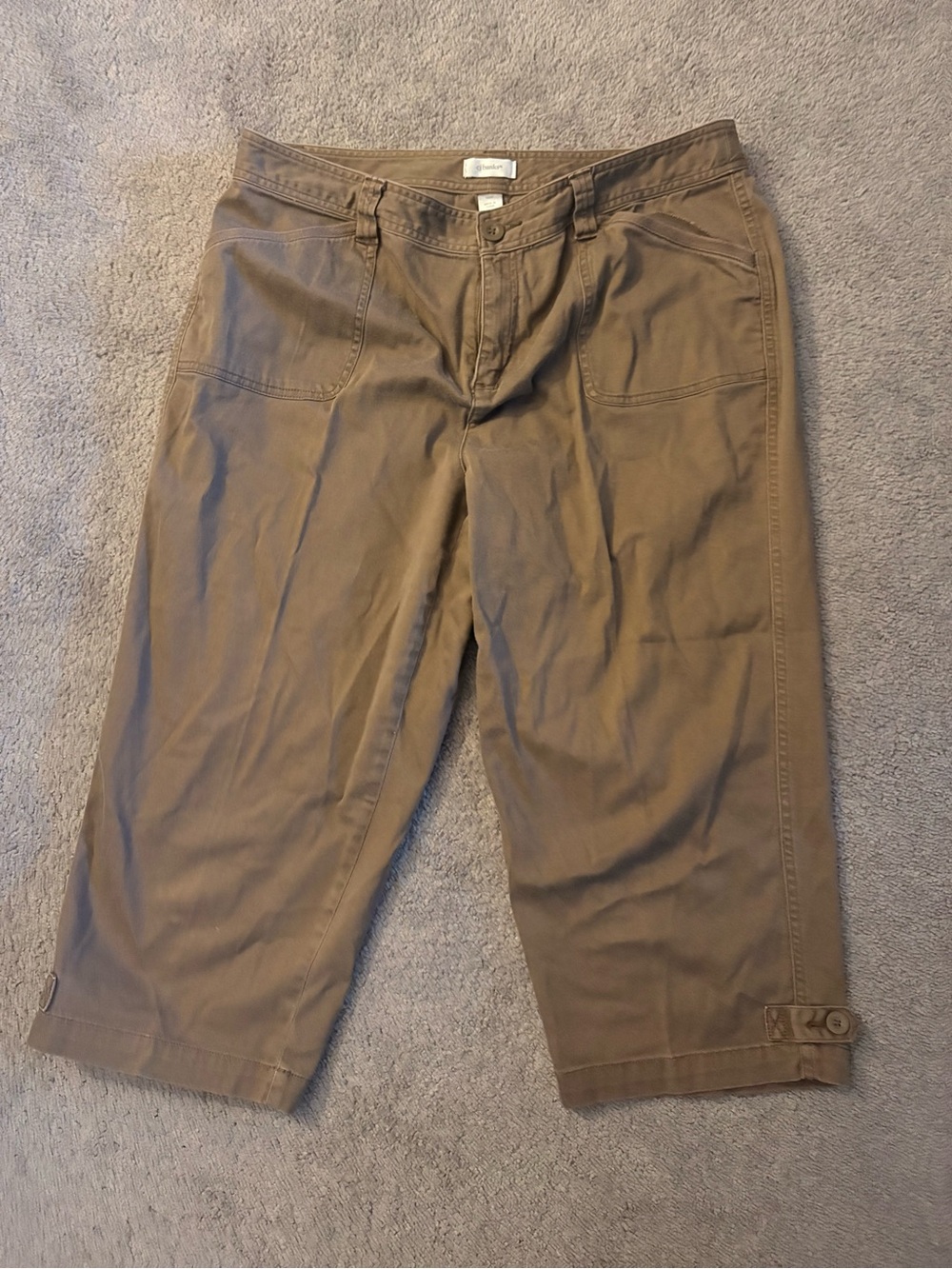 CJ Banks Women’s brown mid-rise capri with button tab